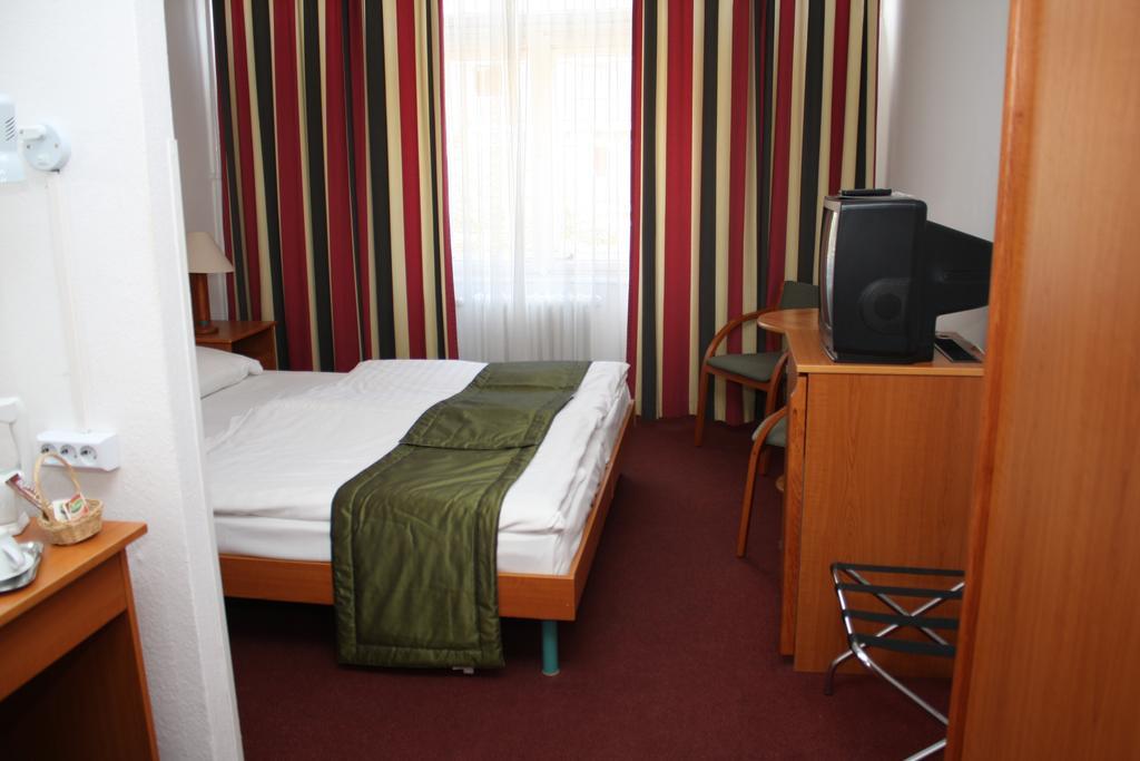 Hotel Griff Budapest Ngoại thất bức ảnh
