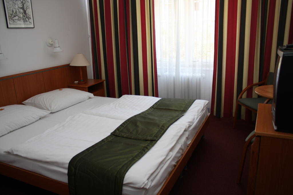 Hotel Griff Budapest Ngoại thất bức ảnh